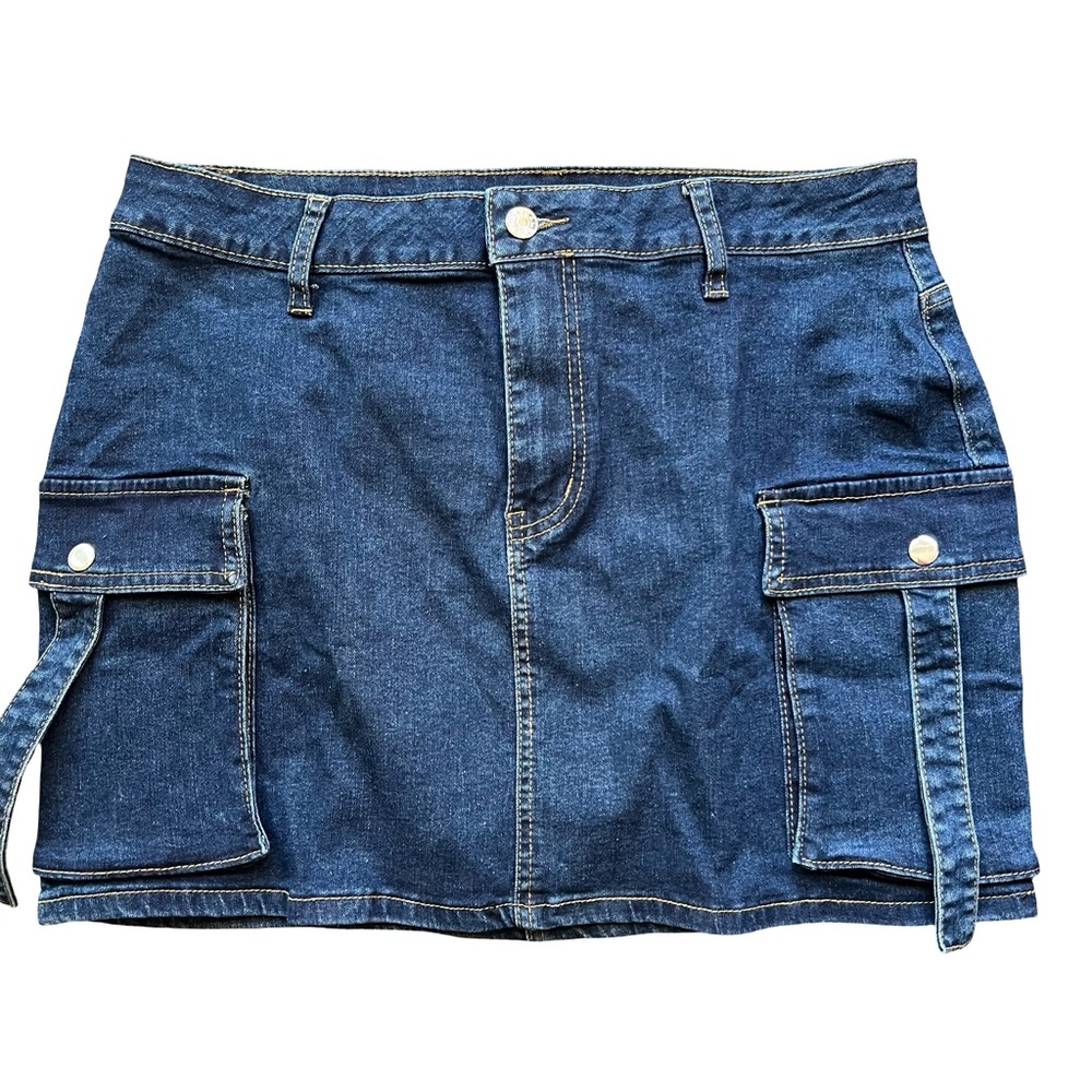 Women’s 90s/Y2K Denim Cargo Skirt Size L